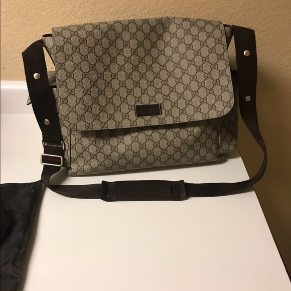Gucci GG plus diaper bag with changing mat - Picture 2 of 11